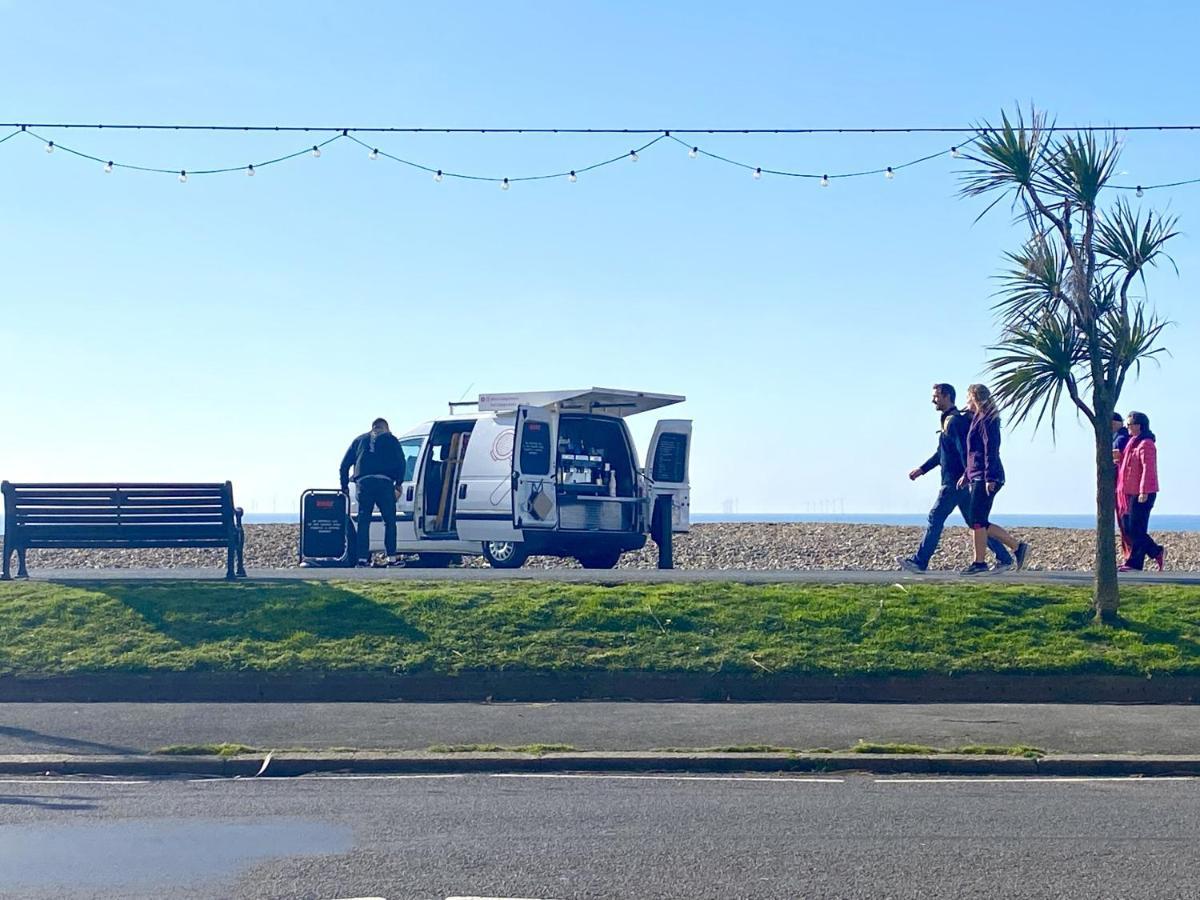 Stunning 2 Bed Apartment Sea Views And Parking Worthing Exterior foto